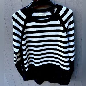 Anthropologie Black & White Striped sweater tunic. Size M. Cute!